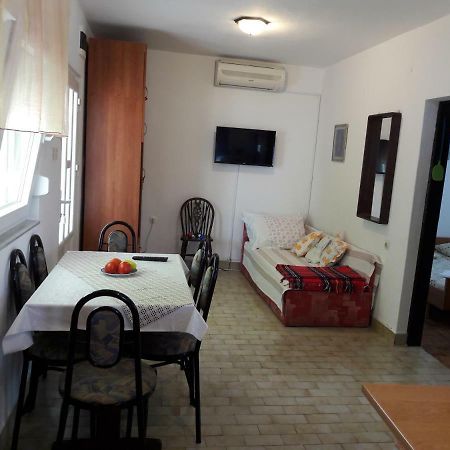 Apartmani Dokoza วีร์ ภายนอก รูปภาพ