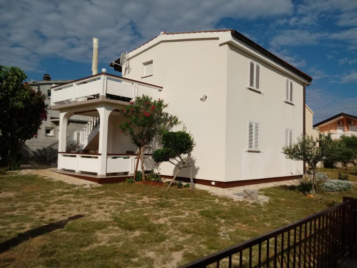 Apartmani Dokoza วีร์ ภายนอก รูปภาพ
