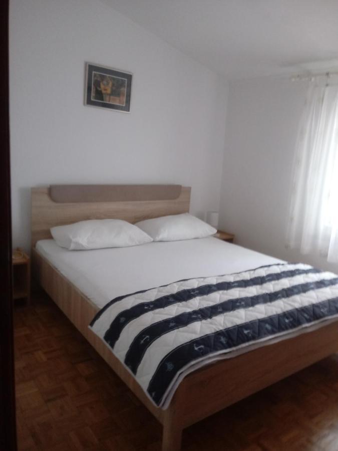 Apartmani Dokoza วีร์ ภายนอก รูปภาพ