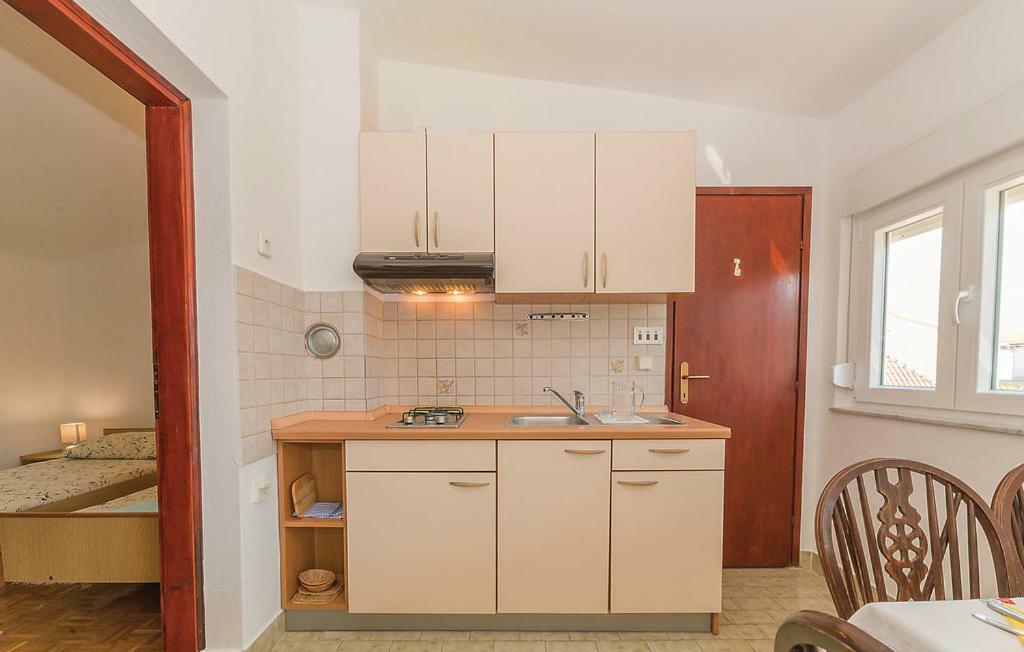 Apartmani Dokoza วีร์ ภายนอก รูปภาพ