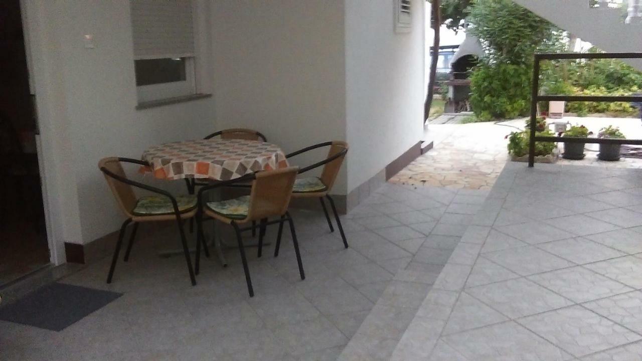 Apartmani Dokoza วีร์ ภายนอก รูปภาพ