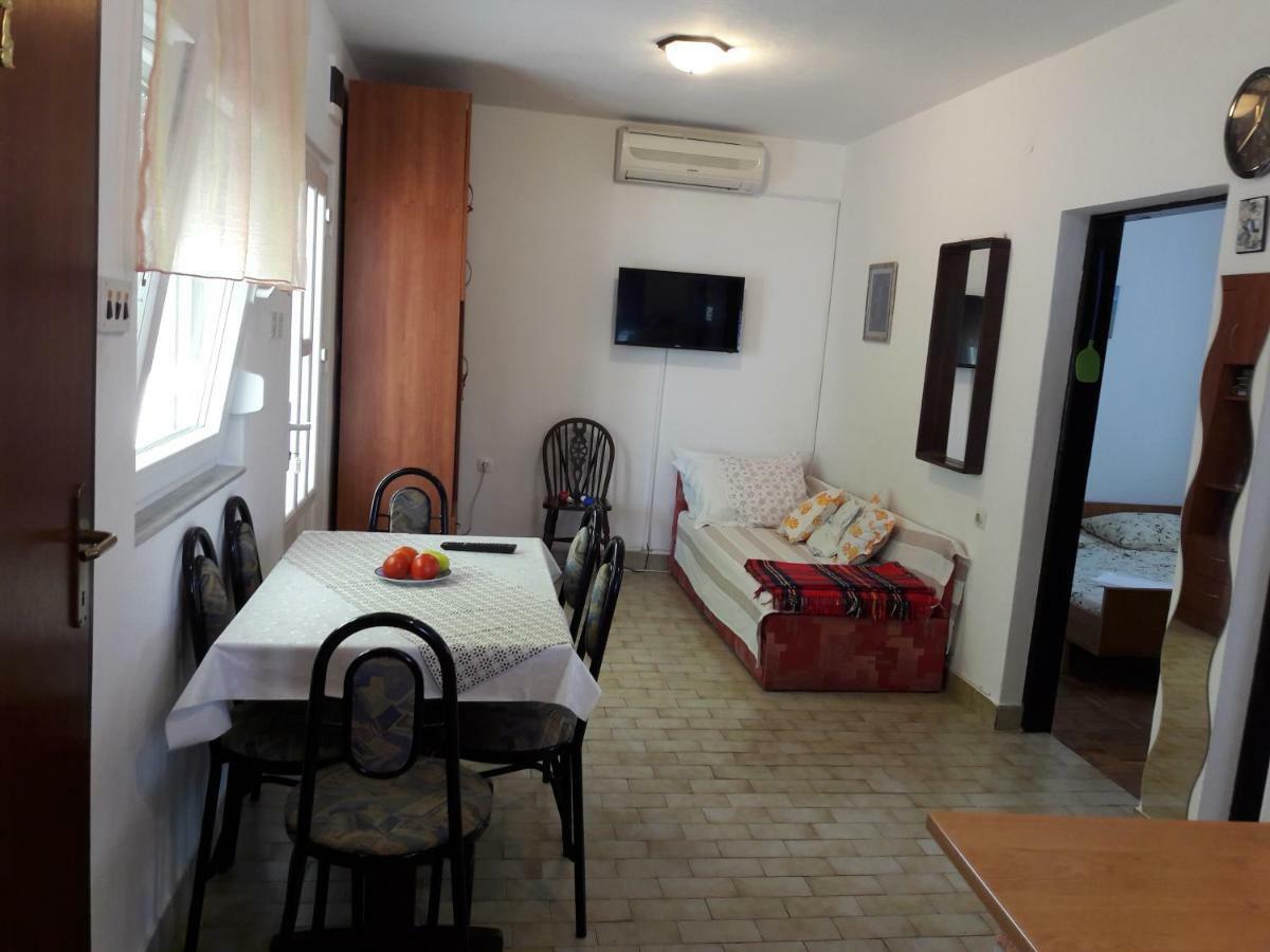 Apartmani Dokoza วีร์ ภายนอก รูปภาพ