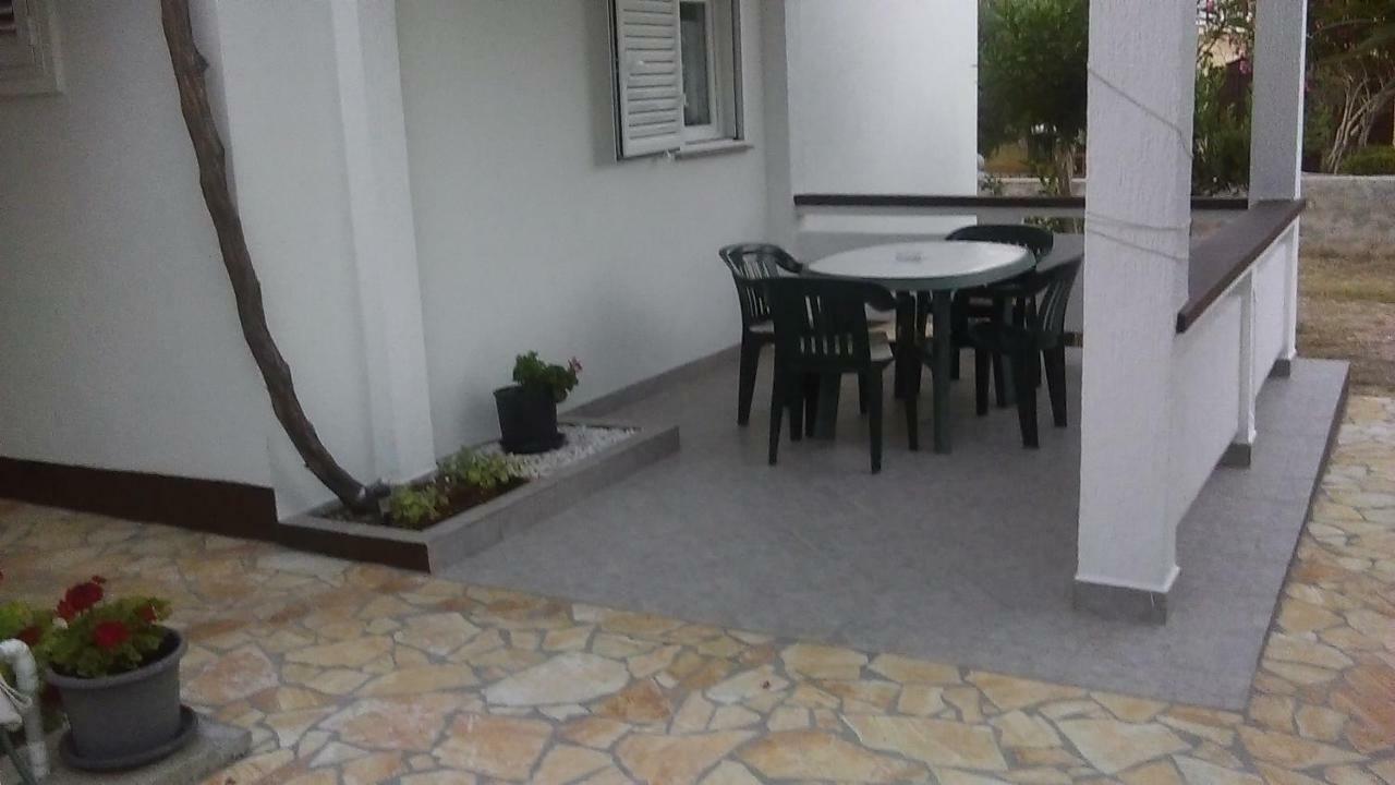 Apartmani Dokoza วีร์ ภายนอก รูปภาพ