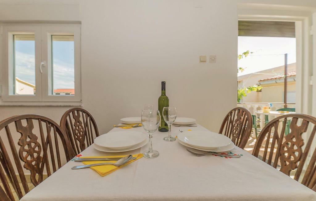 Apartmani Dokoza วีร์ ภายนอก รูปภาพ